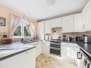 Kitchen- click for photo gallery